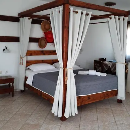 Mylos Hotel 2*
